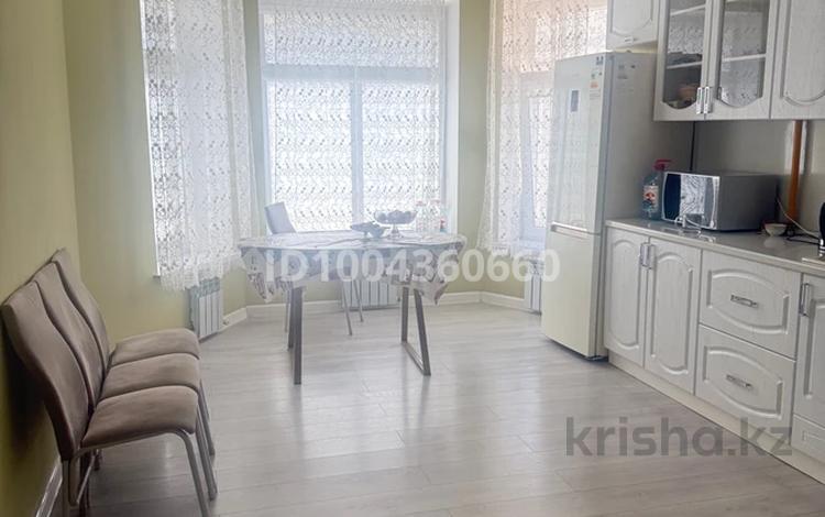 2-комнатная квартира · 73 м² · 2/4 этаж, Акмаржан 1 за 200 000 ₸ в Актау, мкр Приморский — фото 2