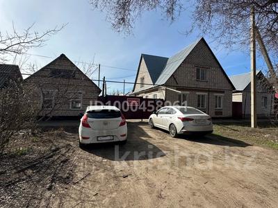 Отдельный дом · 5 комнат · 187 м² · 6 сот., Маншук Маметова 140 и 142 — Петровского и Нижняя за 47 млн ₸ в Уральске