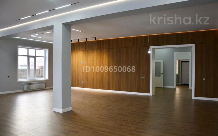 Отдельный дом · 5 комнат · 300 м² · 15 сот., Абылай Айдосова 2Г за 75 млн 〒 в  — фото 24
