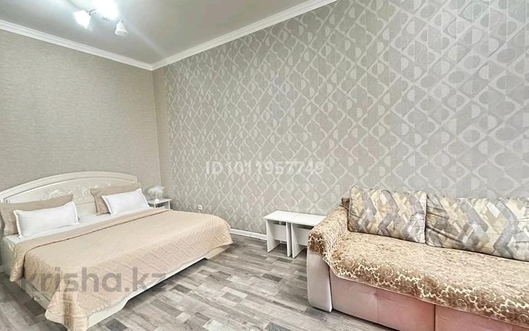 1-комнатная квартира · 38 м² · 11/20 этаж, ул. Туркестан 14 — Ботанический Аэропорт Экспо Мега Орынбор Триумфальная арка Абу-Даби плаза Байтерек за 14 000 ₸ в Астане, Есильский р-н — фото 2