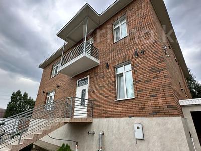 Часть дома · 10 комнат · 560 м² · 11 сот., Юго запад 2 за 180 млн 〒 в Актобе, жилой массив Юго-Запад-1