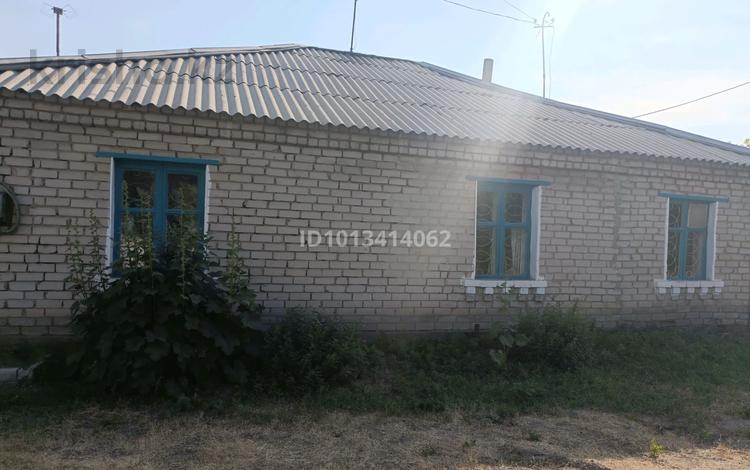 Жеке үй · 3 бөлме · 80 м² · 10 жүзд., Кирпичный завод — После Аягузского поворота, бағасы: 13 млн ₸ в Семее — фото 2