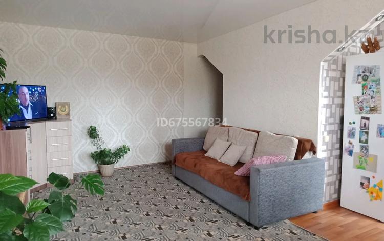 4-комнатная квартира, 65 м², 1/5 этаж, Комарова за 9.8 млн 〒 в Алтае — фото 2