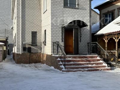 Отдельный дом · 4 комнаты · 260 м² · 6 сот., Генерала Дюсенова 142 за 94 млн 〒 в Павлодаре