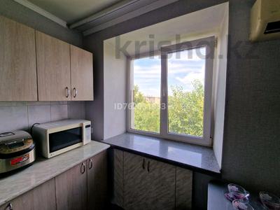 Пәтерлер в Восточно-Казахстанской обл.: 2-бөлмелі пәтер · 43.9 м² · 5/5 қабат · ай сайын, Кабанбай батыра 166, бағасы: 150 000 〒 2-бөлмелі пәтер · 43.9 м² · 5/5 қабат · ай сайын, Кабанбай батыра 166, бағасы: 150 000 〒 в Усть-Каменогорске, Ульбинский