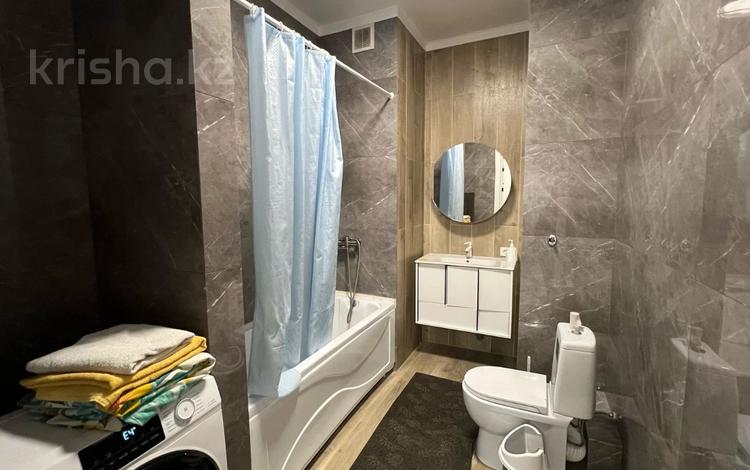 2-бөлмелі пәтер · 83 м² · 6/10 қабат, Кулманова 35, бағасы: 49 млн 〒 в Атырау — фото 2