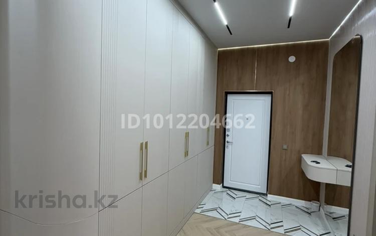 2-комнатная квартира · 80 м² · 9/11 этаж, 18 самал 30 за 37 млн ₸ в Актау, 18-й мкр  — фото 2