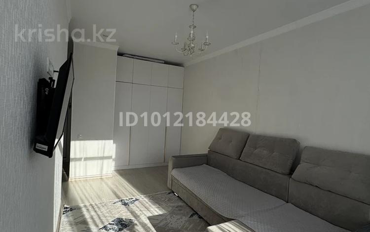1-комнатная квартира · 37 м² · 3/18 этаж, Кабанбай батыр 49а за 31 млн ₸ в Астане, Нура р-н — фото 2
