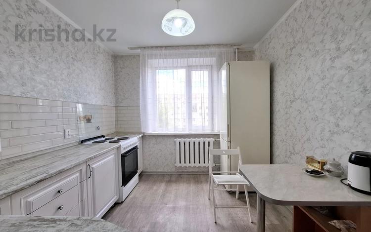 2-бөлмелі пәтер · 54 м² · 3/5 қабат, 22-шағынаудан, Пришахтинск, 22й микрорайон 31, бағасы: 15.7 млн ₸ в Караганде, Алихана Бокейханова р-н — фото 2