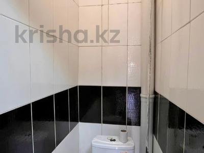 3-бөлмелі пәтер · 50 м² · 4/4 қабат, Центр 122/128, бағасы: 15 млн ₸ в Талдыкоргане