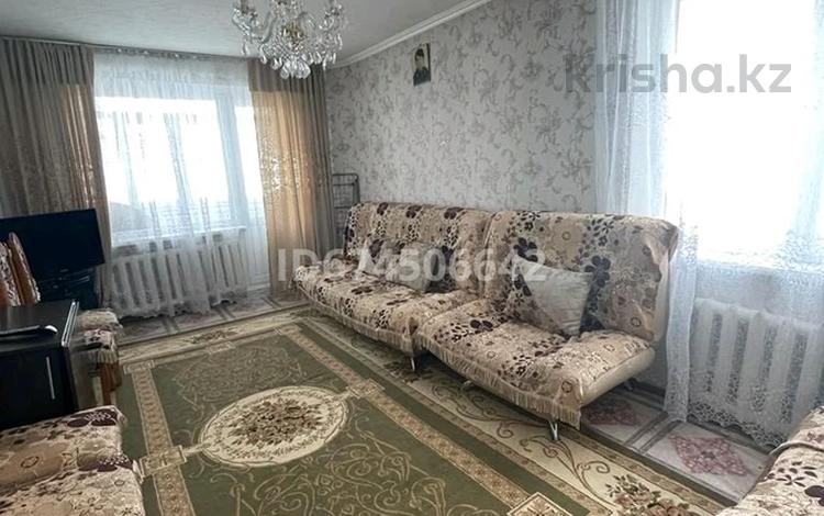 3-комнатная квартира, 61.5 м², 3/5 этаж, Казахстанская 128/2 за 14 млн 〒 в Шахтинске — фото 2