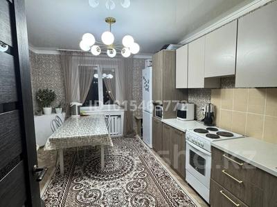 3-комнатная квартира · 75 м² · 4/4 этаж, Железнодорожная 6 — Район старой бани за 16 млн ₸ в Аксу