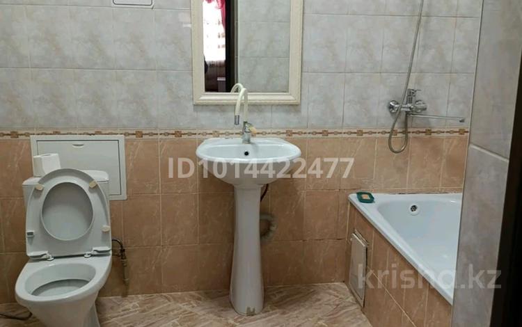 3-комнатная квартира · 100 м² · 1/2 этаж, Пляжная за 18 000 ₸ в Актау, мкр Приморский — фото 4