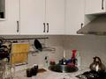 3-бөлмелі пәтер · 58 м² · 1/5 қабат, мкр Тастак-2 — 34 гимназия, бағасы: 300 000 ₸ в Алматы, Алмалинский р-н