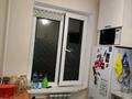 3-бөлмелі пәтер · 58 м² · 1/5 қабат, мкр Тастак-2 — 34 гимназия, бағасы: 300 000 ₸ в Алматы, Алмалинский р-н — фото 2