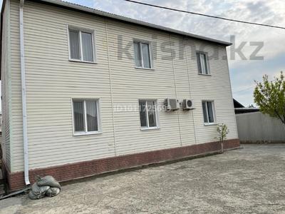 Жеке үй · 6 бөлме · 220 м², Байланысшылар 2 — Тулебаева, бағасы: 600 000 〒 в Атырау