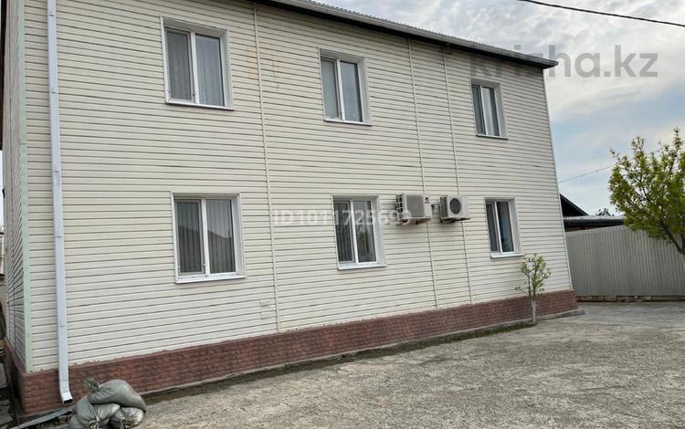 Отдельный дом · 6 комнат · 220 м², Байланысшылар 2 — Тулебаева за 600 000 ₸ в Атырау — фото 2