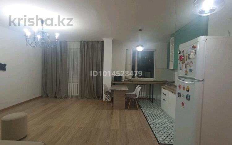 2-комнатная квартира · 58 м² · 3/18 этаж, Сарайшык 5/1 за 280 000 ₸ в Астане, Есильский р-н — фото 2