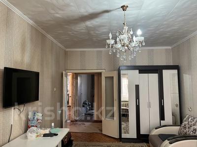 2-комнатная квартира · 52 м² · 1/5 этаж, Алатау 8мкр 34 за 13.5 млн ₸ в Таразе