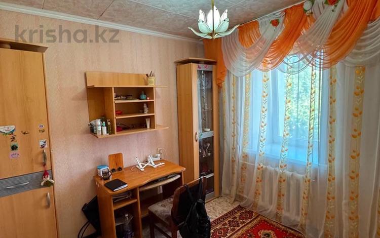 3-комнатная квартира · 60 м² · 2/5 этаж, Егемен Казахстан за 23.4 млн ₸ в Петропавловске — фото 2