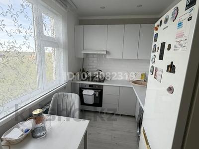 2-комнатная квартира · 50 м² · 6/9 этаж, 10 микрорайон 4 за 22 млн ₸ в Аксае