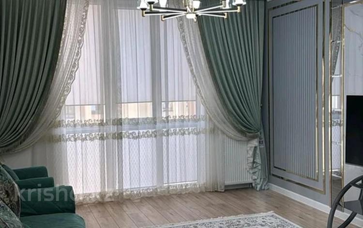 2-комнатная квартира · 72 м² · 5/12 этаж, мкр Акжайык, Байдибек би 115/10 за 300 000 ₸ в Шымкенте, Абайский р-н — фото 2