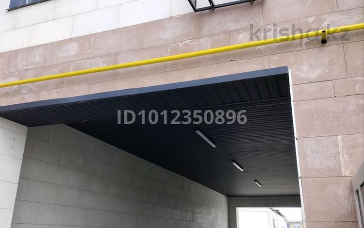 2-бөлмелі пәтер · 57 м² · 1/5 қабат, Жамбыла 20/1, бағасы: 300 000 ₸ в Таразе — фото 2