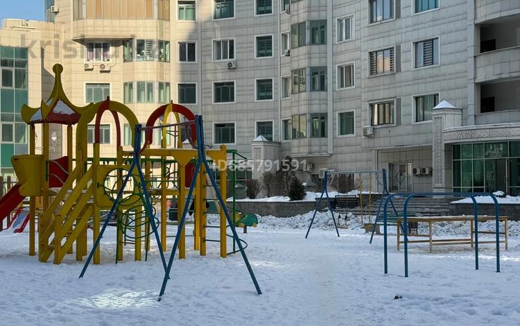 4-комнатная квартира · 90.4 м² · 4/16 этаж, Абая 150/230 — Каримова за 85 млн ₸ в Алматы, Бостандыкский р-н — фото 46