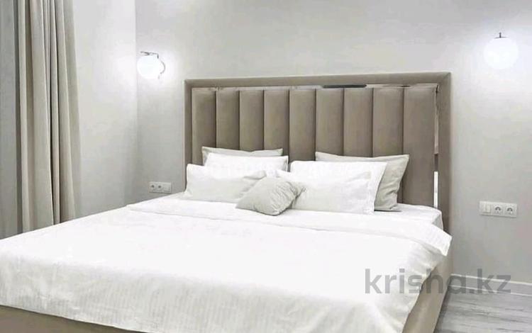 1-комнатная квартира · 50 м² · 12/17 этаж, мкр Мамыр-1 29 — Шаляпина момышулы за 15 000 ₸ в Алматы, Ауэзовский р-н — фото 14