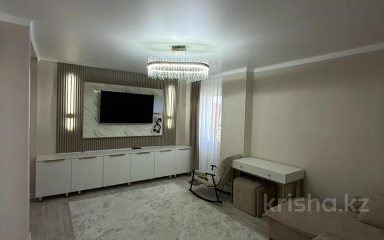 3-бөлмелі пәтер · 69.5 м² · 21/25 қабат, микрорайон Байкена Ашимова 24 — Б.Момышулы, Букетова, Таттимбета, Глобал сити, бағасы: 35 млн ₸ в Караганде, Казыбек би р-н — фото 2
