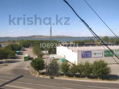 2-комнатная квартира · 42 м² · 5/5 этаж, Республики 91 за 5 млн 〒 в Темиртау