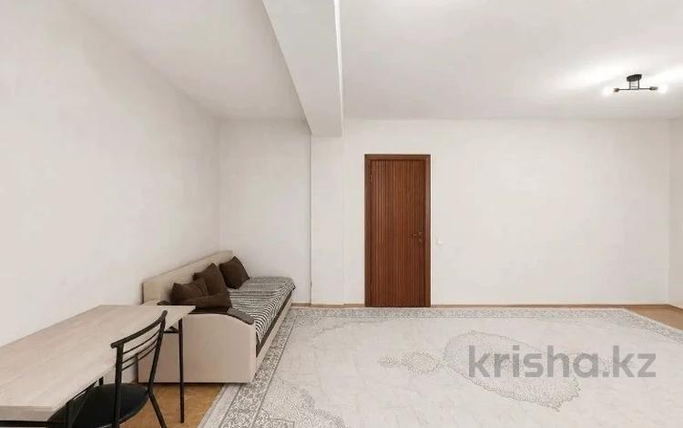 1-бөлмелі пәтер · 53 м² · 4/5 қабат, мкр Думан-2, бағасы: 30 млн ₸ в Алматы, Медеуский р-н — фото 2