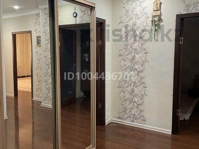 3-бөлмелі пәтер · 101.5 м² · 2/9 қабат, мкр. Алмагуль, Беркайыр Аманшина 72, бағасы: 300 000 〒 в Атырау