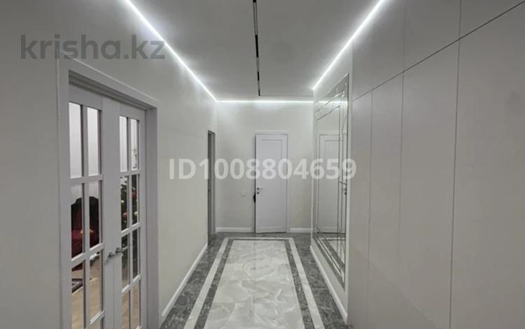 3-комнатная квартира · 118.5 м² · 5/5 этаж, мкр Нурсая-3, Абулхайр-хана 56А — центр Абая за ~ 75.9 млн ₸ в Атырау — фото 2