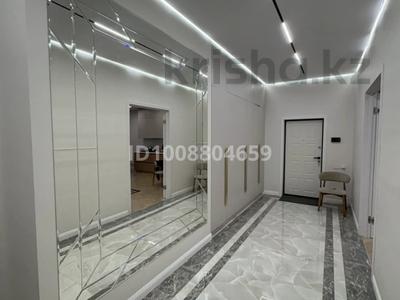 3-бөлмелі пәтер · 118.5 м² · 5/5 қабат, Нурсая-3 ш/а., Абулхайр-хана 56А — Центр Абая, бағасы: 68 млн ₸ в Атырау, мкр Нурсая-3