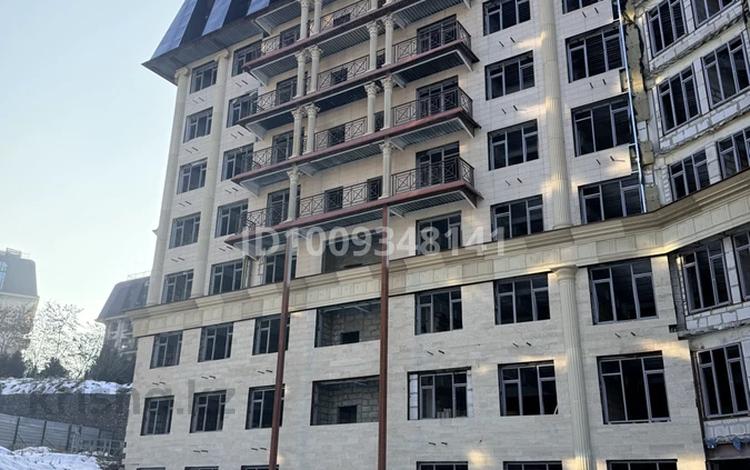 2-бөлмелі пәтер · 96 м², Омарова 35/1, бағасы: 63 млн ₸ в Алматы, Медеуский р-н — фото 2