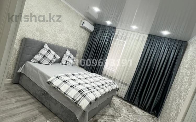 1-бөлмелі пәтер · 45 м² · 4/4 қабат, 4 микр 4 — Қалада оталық, бағасы: 15 000 ₸ в Жанаозен — фото 2