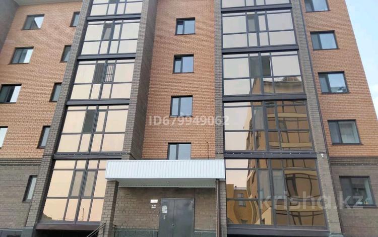 2-бөлмелі пәтер · 70 м² · 3/9 қабат, ЖК Абай2 — Ауэзова, бағасы: 15 000 ₸ в Кокшетау — фото 53