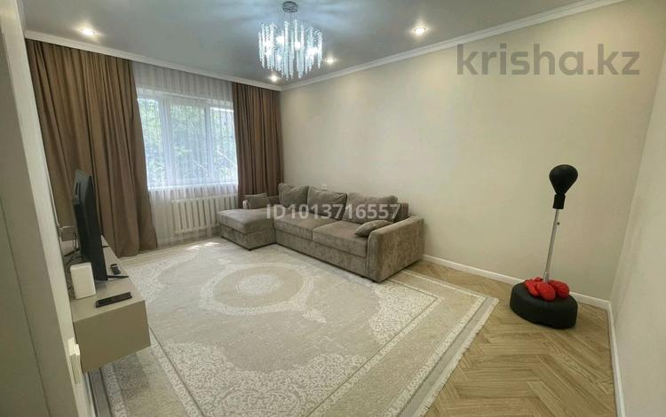 2-комнатная квартира · 54.2 м² · 5/5 этаж, мкр Аксай-3 10 за 36 млн ₸ в Алматы, Ауэзовский р-н — фото 2