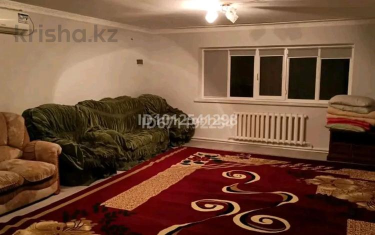 Отдельный дом · 3 комнаты · 150 м², Илияс Омарова за 150 000 ₸ в Атырау, мкр Мирас — фото 2