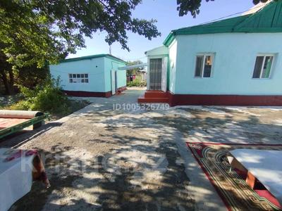Часть дома · 4 комнаты · 30 м² · 12 сот., Сухамбаева 6 — Находится возле Остановке за 4.5 млн ₸ в Каратау