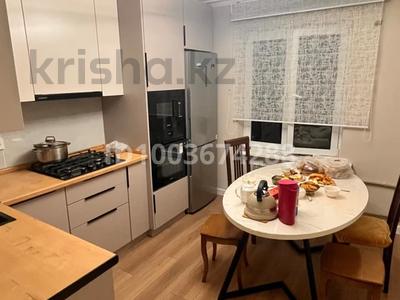 4-комнатная квартира · 84 м² · 2/5 этаж, мкр Аксай-3А 76 — Толе би Яссауи за 65 млн ₸ в Алматы, Ауэзовский р-н