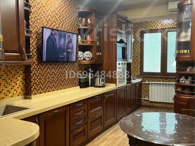 3-комнатная квартира · 69 м² · 2/5 этаж, мкр Тастак-3, Дуйсенова за 59 млн 〒 в Алматы, Алмалинский р-н