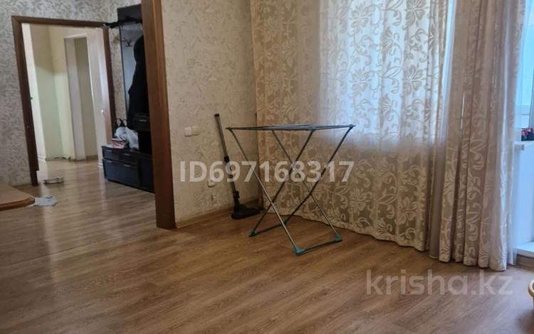 3-бөлмелі пәтер · 65 м² · 2/9 қабат, мкр Юго-Восток, Мкр Юго-Восток, 27й микрорайон Язева 8 — КАРГУ, бағасы: 250 000 〒 в Караганде, Казыбек би р-н — фото 2