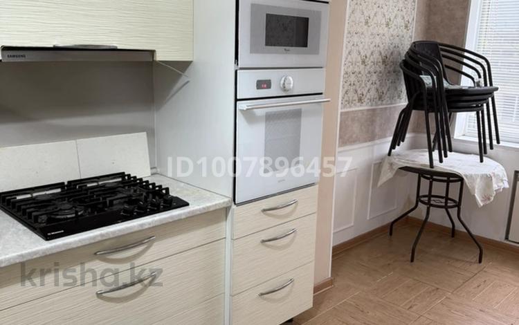 3-комнатная квартира · 70 м², 9-й мкр за 200 000 〒 в Актау — фото 2