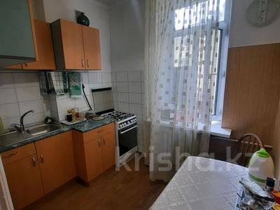 3-комнатная квартира, 59 м², 2/2 этаж, Жандосова 26 — Ауэзова за 40 млн 〒 в Алматы, Бостандыкский р-н