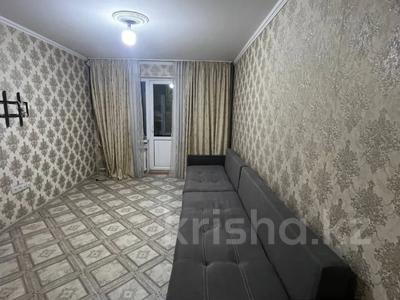 3-комнатная квартира, 60 м², 1/4 этаж помесячно, мкр Сайран 10 за 295 000 〒 в Алматы, Ауэзовский р-н