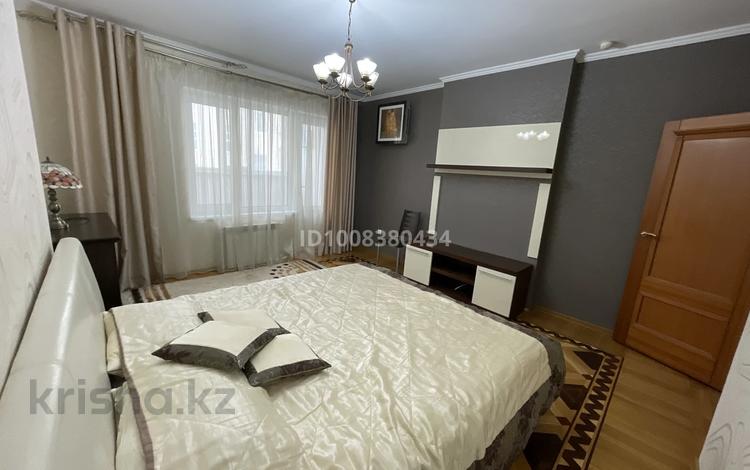 3-бөлмелі пәтер · 120 м² · 7/9 қабат, Кулманова, бағасы: 400 000 〒 в Атырау — фото 2