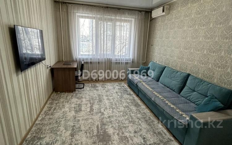 1-комнатная квартира, 42 м², 2/5 этаж, Сатпаева 80 — Егизбаева