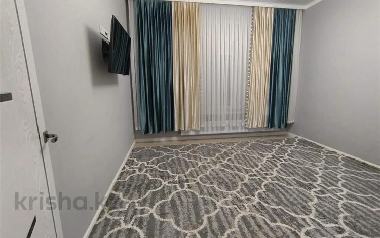 2-комнатная квартира · 67.8 м² · 2/5 этаж, мкр Юго-Восток, Гапеева — Средняя школа №81, Поликлиника №5, Ясли-сад №61 "Айголек", Карагандинский транспортно-технологический колледж, Карагандинский Банковский колледж, Карагандинский государственный университет им. академика Е.А. Букетова, Областной медицинский центр, Детский медицинский центр за 30 млн ₸ в Караганде, Казыбек би р-н — фото 2